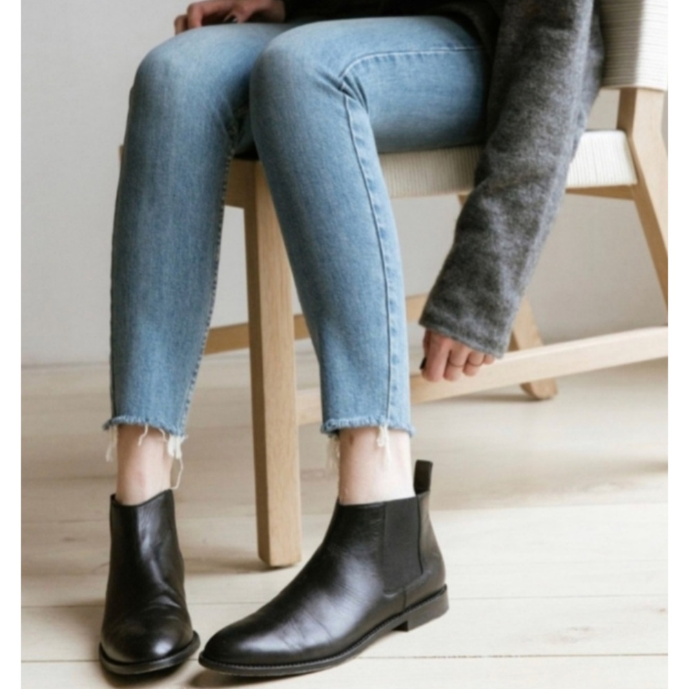 Jenni Kayne Black Leather Chelsea Boots 37